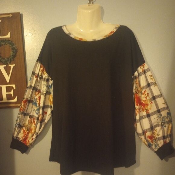 Floral and plaid balloon sleeve top - Picture 2 of 9